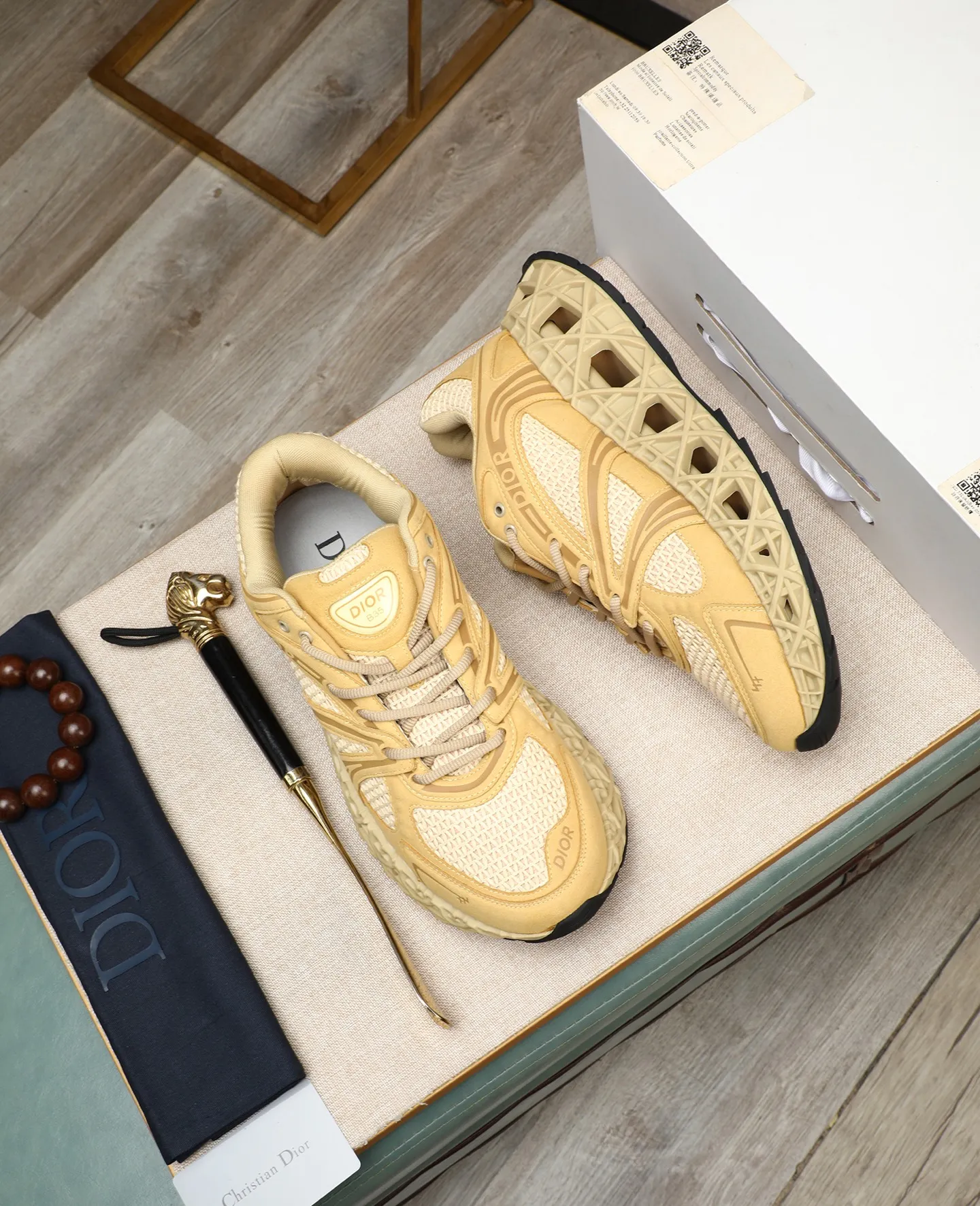 Men's shoes 💰800💰 Men's style 👦🏻Dior Dior B35 High-end quality Original casual sports shoes Upper: special environmentally friendly leather. High-frequency brand totem, brand totem cloth, tongue plastic brand logo, heel high-frequency brand logo Lining: brand canvas Original version: ultra-light TPR·rubber; two-color molded outsole Ultra-high quality control and fine workmanship: High-end, extravagance and class. Size: 39-44 (38, 45, 46, can be customized)…! !